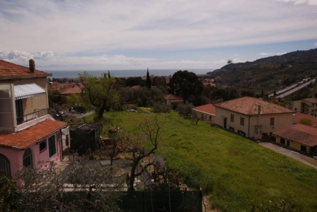 Casa Belvedere Diano Castello Exterior foto